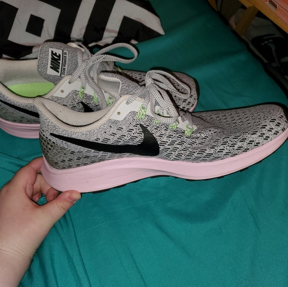 Nike Shoes - Zoom shoes-LAST CALL
